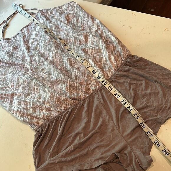 New with tags Victoria’s Secret romper with adjustable straps Medium - Picture 8 of 9